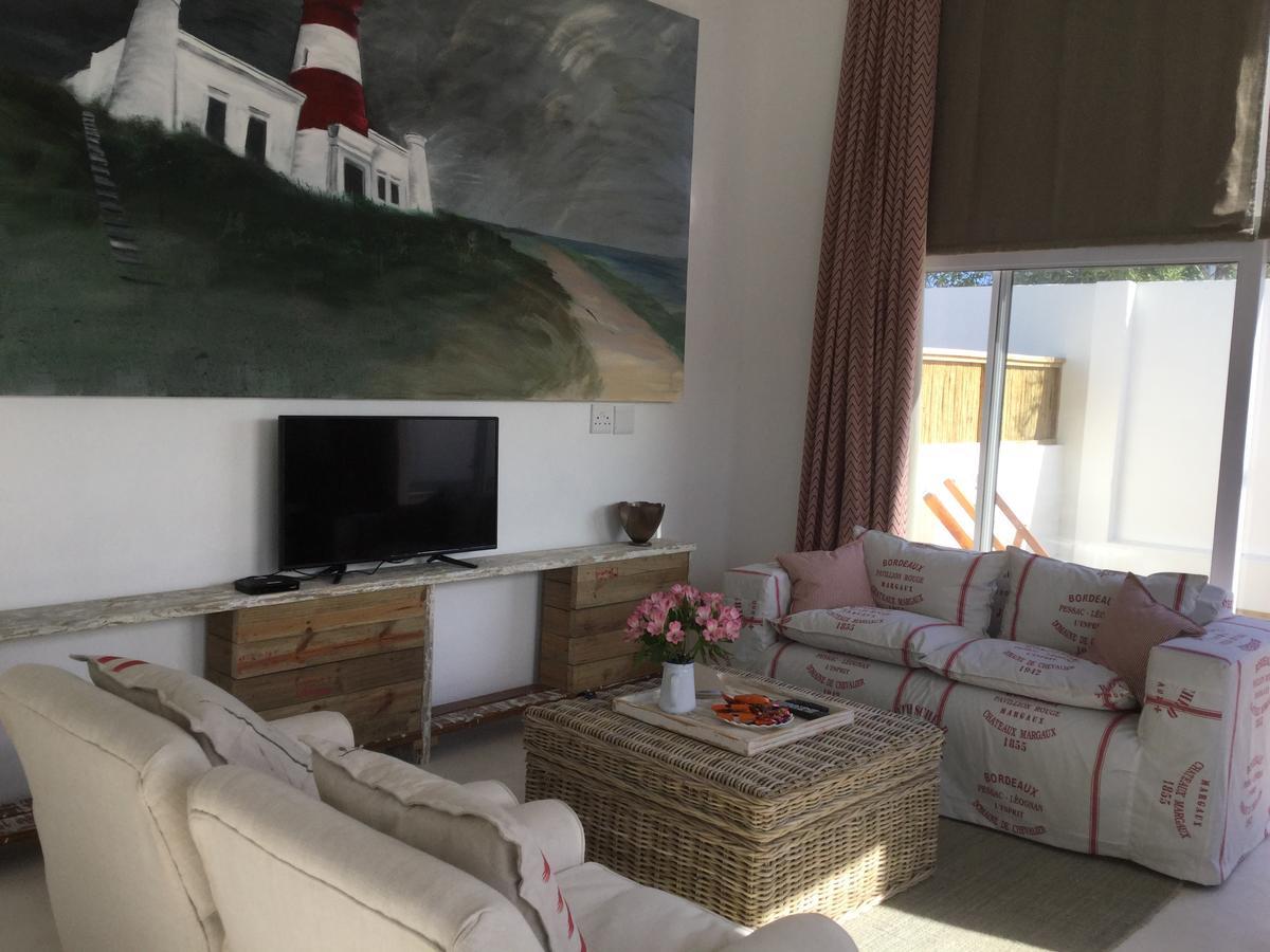 אגוליאש D'Hub Guest Cottage מראה חיצוני תמונה